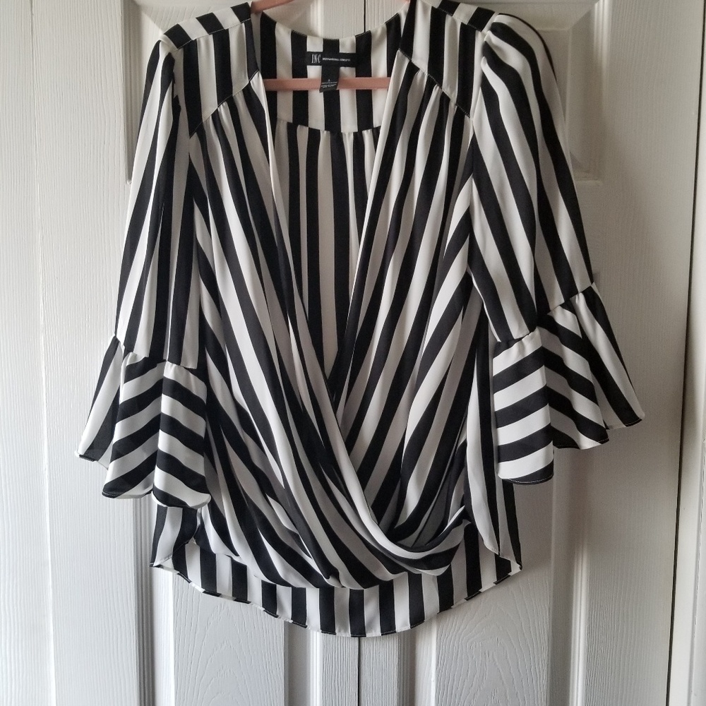 Black and white hi-lo blouse